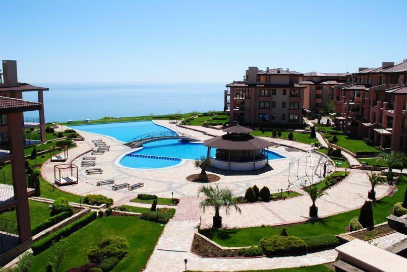 Sea View & Infinity Pool Apartments In Kaliakria Resort Балчик Экстерьер фото